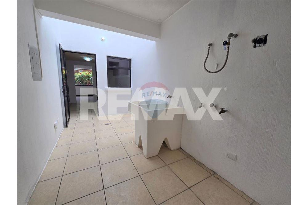 Villa - Venta - Villa Canales, Guatemala, Guatemala - 9 - 902691018-46