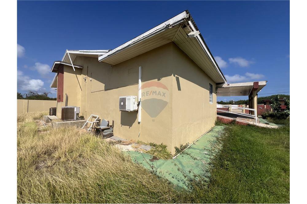 Bedrijfsmatig / Detailhandel - Te Koop - Sint Nicolaas, Aruba, Aruba - 53949 - 90105035-27