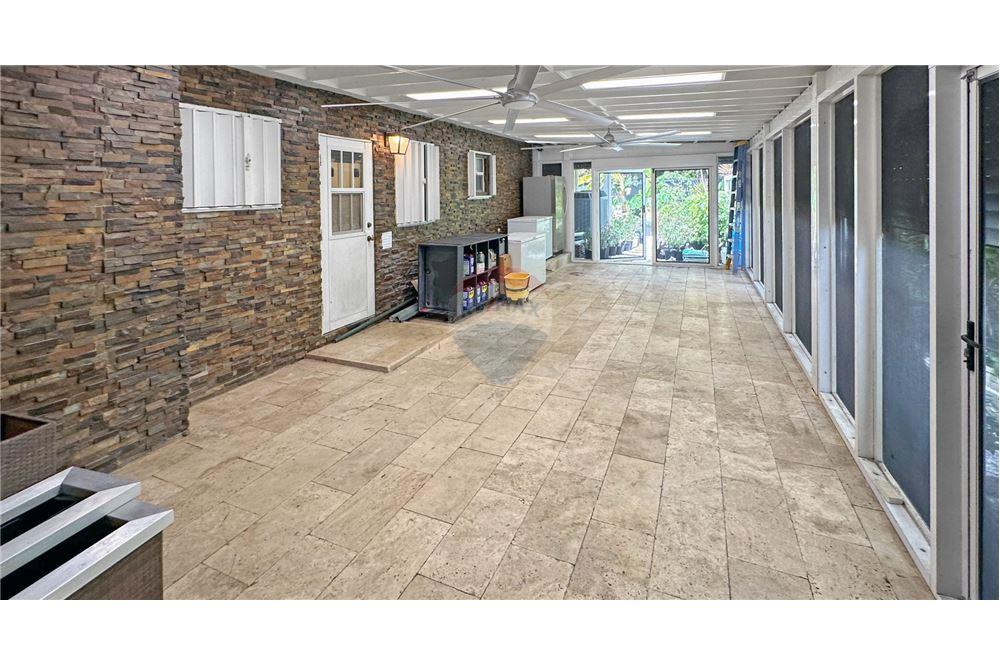 Appartement - Te Koop - George Town East, George Town, Cayman Islands - 31 - 90146011-181