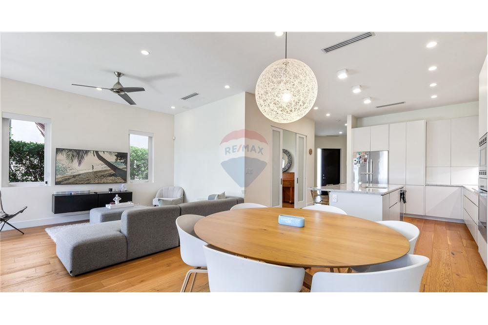 Villa - For Sale - W Bay Bch North, West Bay, Cayman Islands - 1 - 90146051-48