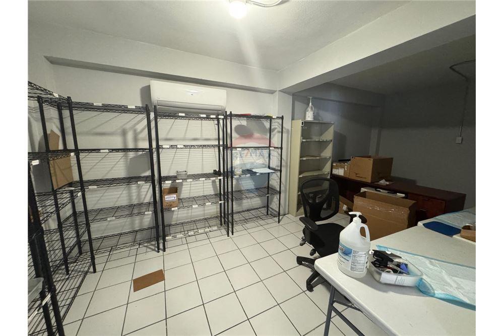 Bedrijfsmatig / Detailhandel - Te Koop - Puerto Nuevo, San Juan, Puerto Rico - 30 - 90102025-337