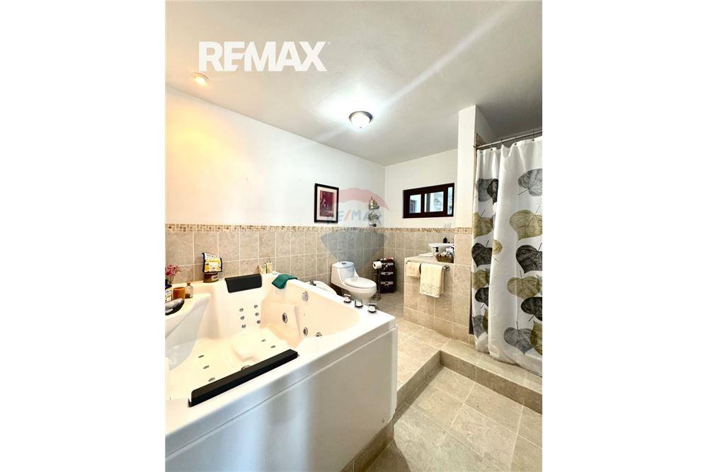 Villa - Venta - Mixco, Guatemala, Guatemala - 13 - 902691016-5