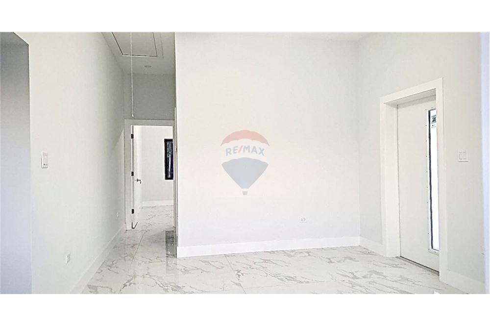 Villa - Te Koop - High Rock, Frank Sound, Cayman Islands - 9 - 90146033-41