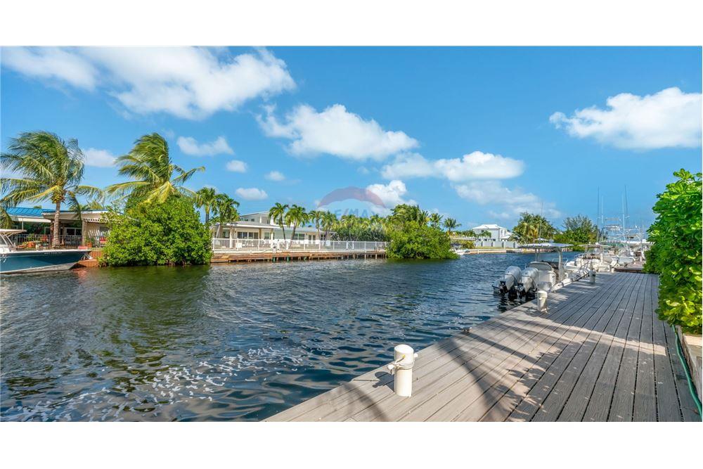 Villa - For Sale - W Bay Bch North, West Bay, Cayman Islands - 10 - 90146034-171