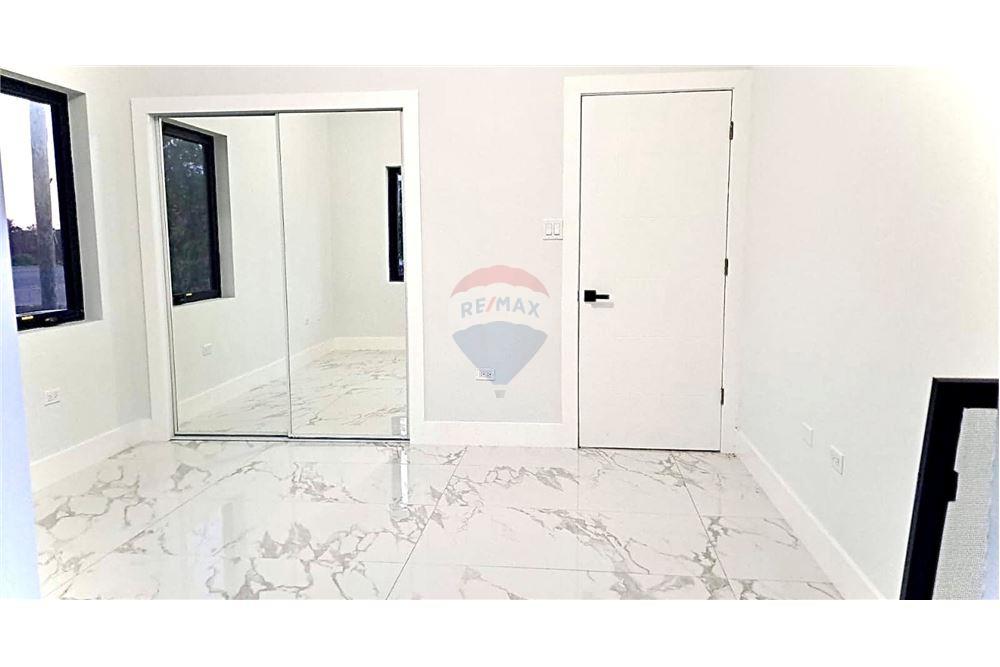 Villa - Te Koop - High Rock, Frank Sound, Cayman Islands - 10 - 90146033-41