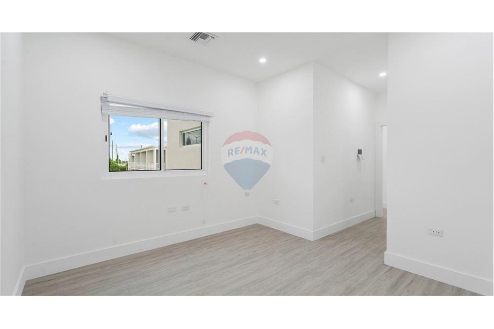 Appartement - Te Koop - George Town, Grand Cayman, Cayman Islands - 16 - 90146018-316