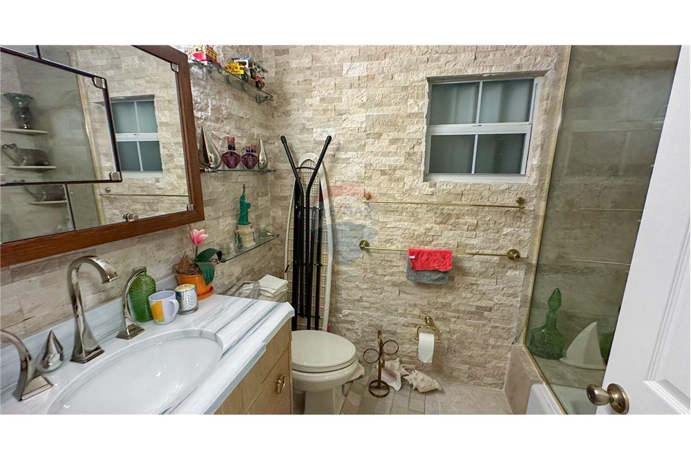 Appartement - Te Koop - George Town East, George Town, Cayman Islands - 15 - 90146011-181