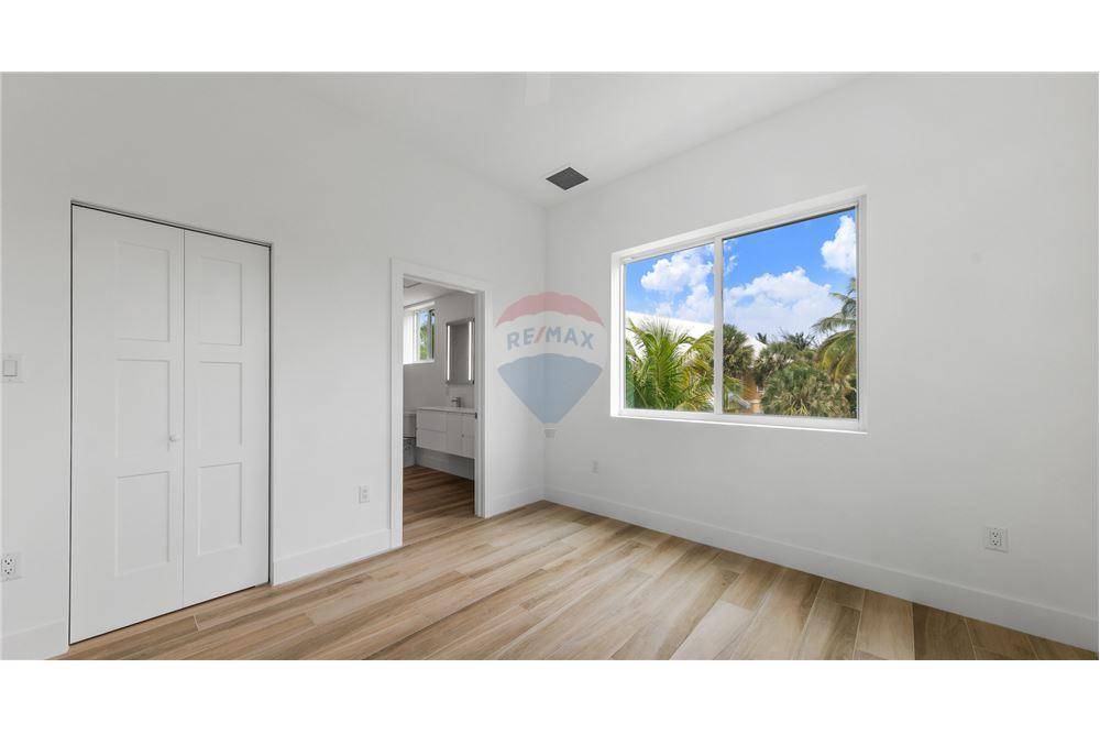 Condo/Apartment - For Sale - W Bay Bch West, West Bay, Cayman Islands - 7 - 90146058-16