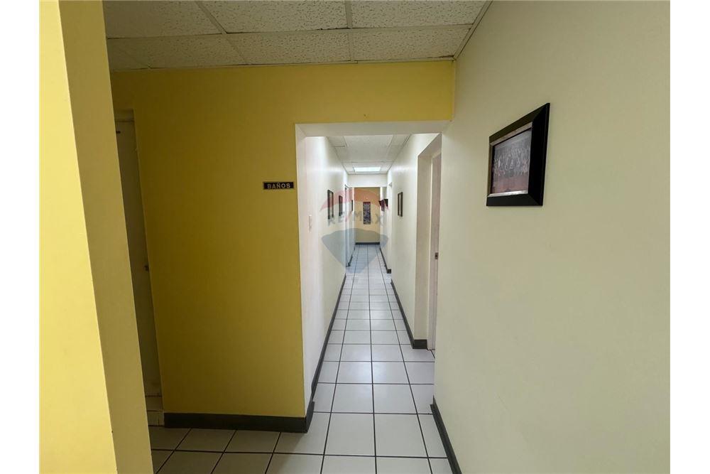 Bedrijfsmatig / Detailhandel - Te Koop - Puerto Nuevo, San Juan, Puerto Rico - 7 - 90102025-337