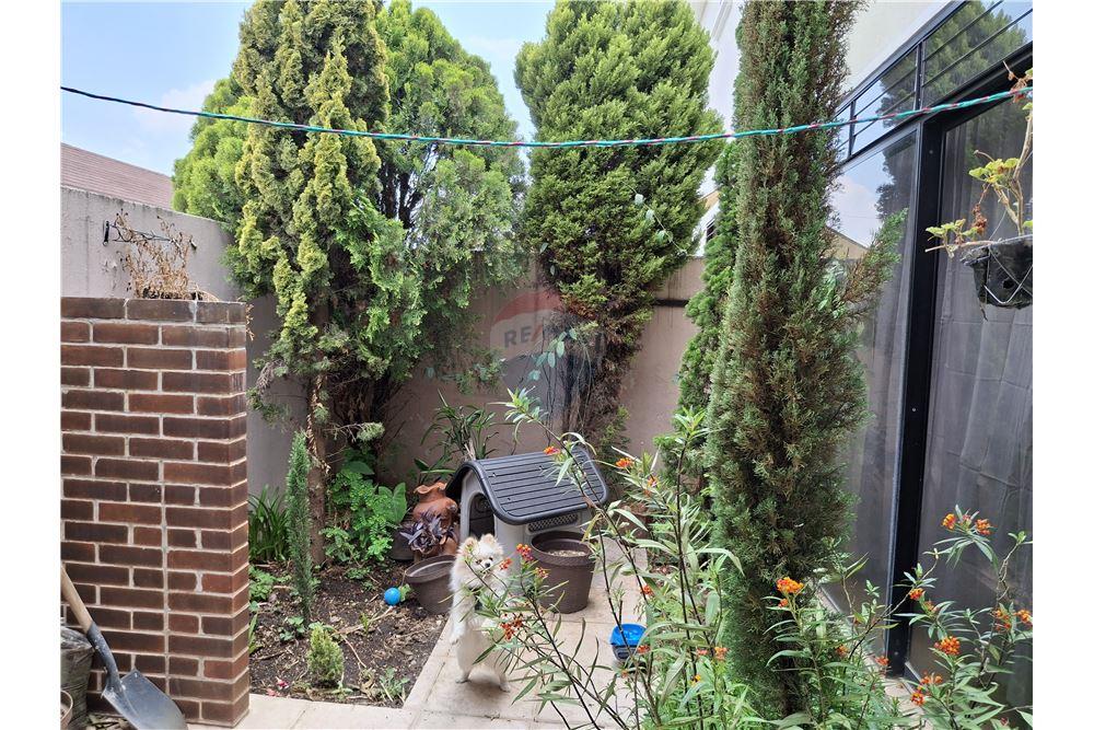 Villa - Te Koop - Mixco, Guatemala, Guatemala - 13 - 902091021-6