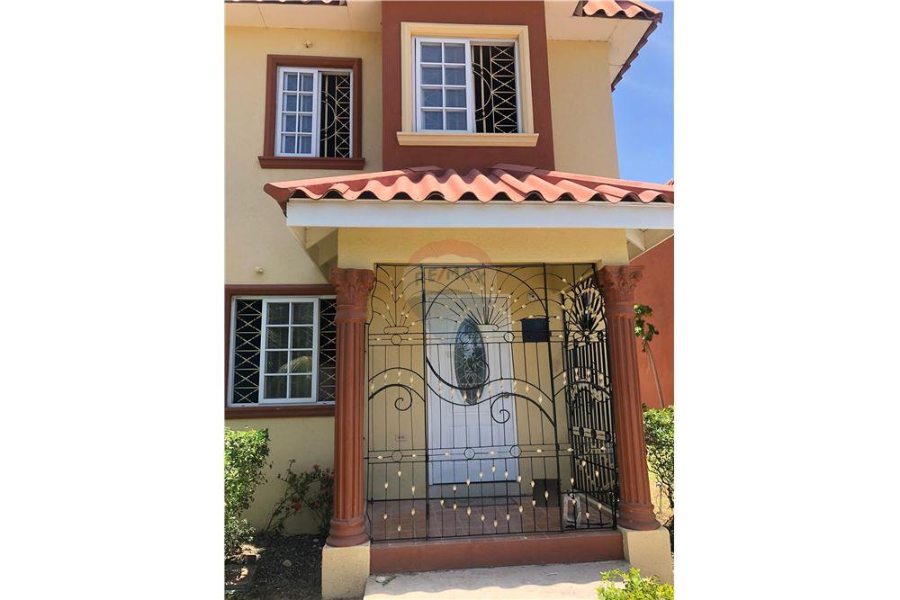 Tussenwoning - Te Koop - Spanish Town, Saint Catherine, Jamaica - 1 - 901321002-4
