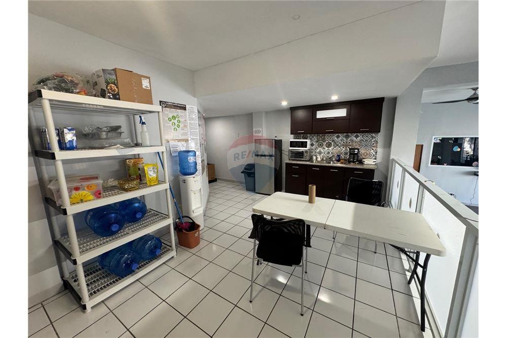 Bedrijfsmatig / Detailhandel - Te Koop - Puerto Nuevo, San Juan, Puerto Rico - 29 - 90102025-337