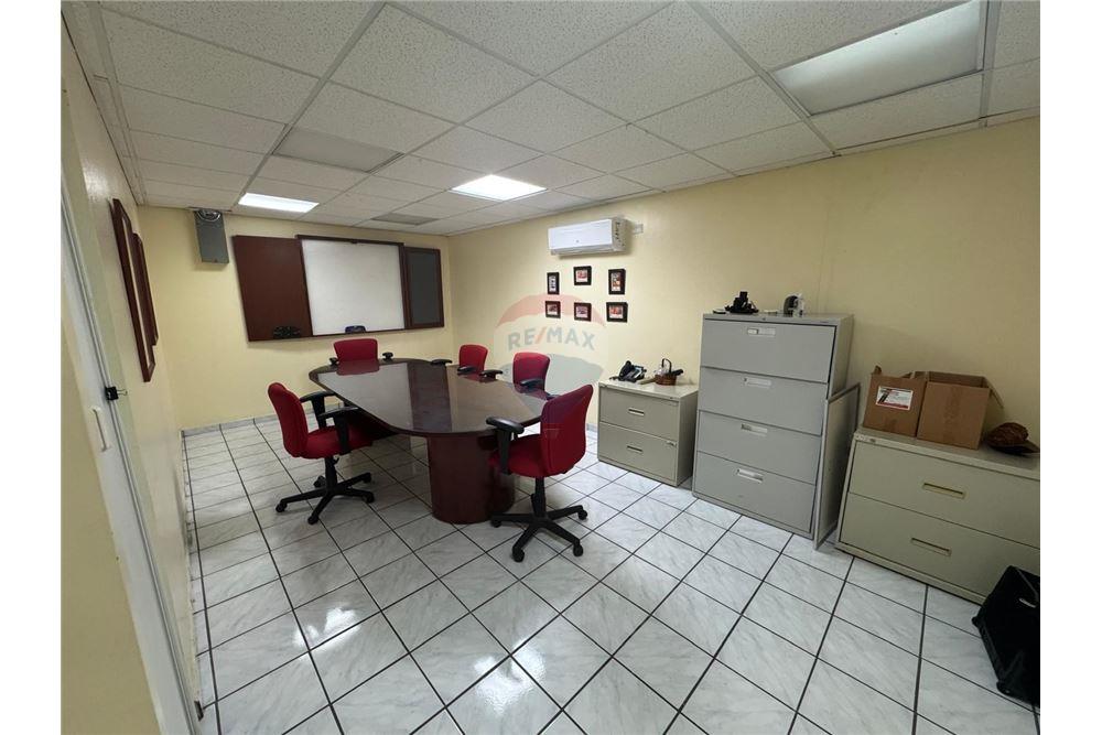 Bedrijfsmatig / Detailhandel - Te Koop - Puerto Nuevo, San Juan, Puerto Rico - 3 - 90102025-337