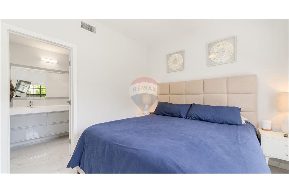 Appartement - Te Koop - W Bay Bch West, West Bay, Cayman Islands - 12 - 90146042-55