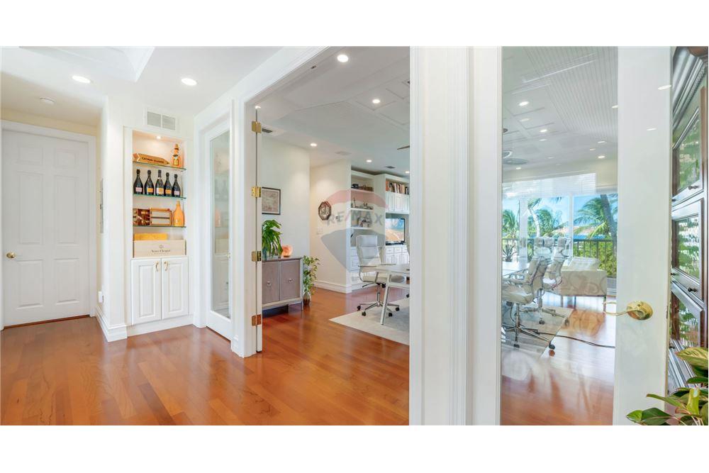 Villa - For Sale - W Bay Bch North, West Bay, Cayman Islands - 30 - 90146034-171