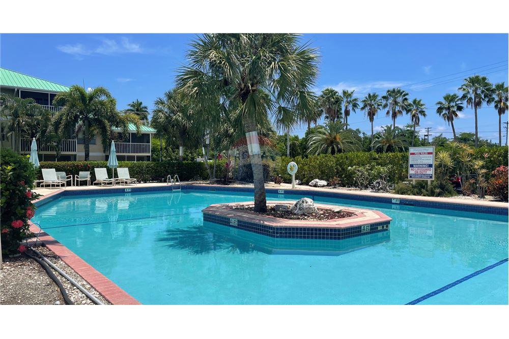 Condo/Apartment - For Sale - W Bay Bch South, Seven Mile, Cayman Islands - 36 - 90146002-459