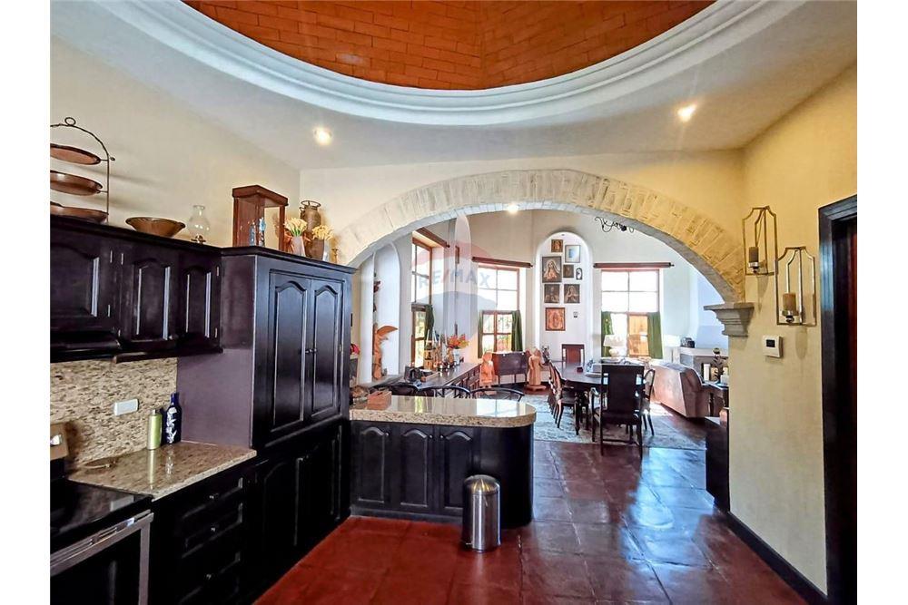 Villa - For Sale - Jocotenango, Sacatepéquez, Guatemala - 4 - 90129016-38