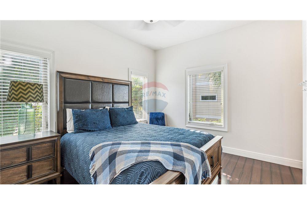 Villa - Venta - W Bay Bch South, Seven Mile, Islas Caimán - 34 - 90146011-180