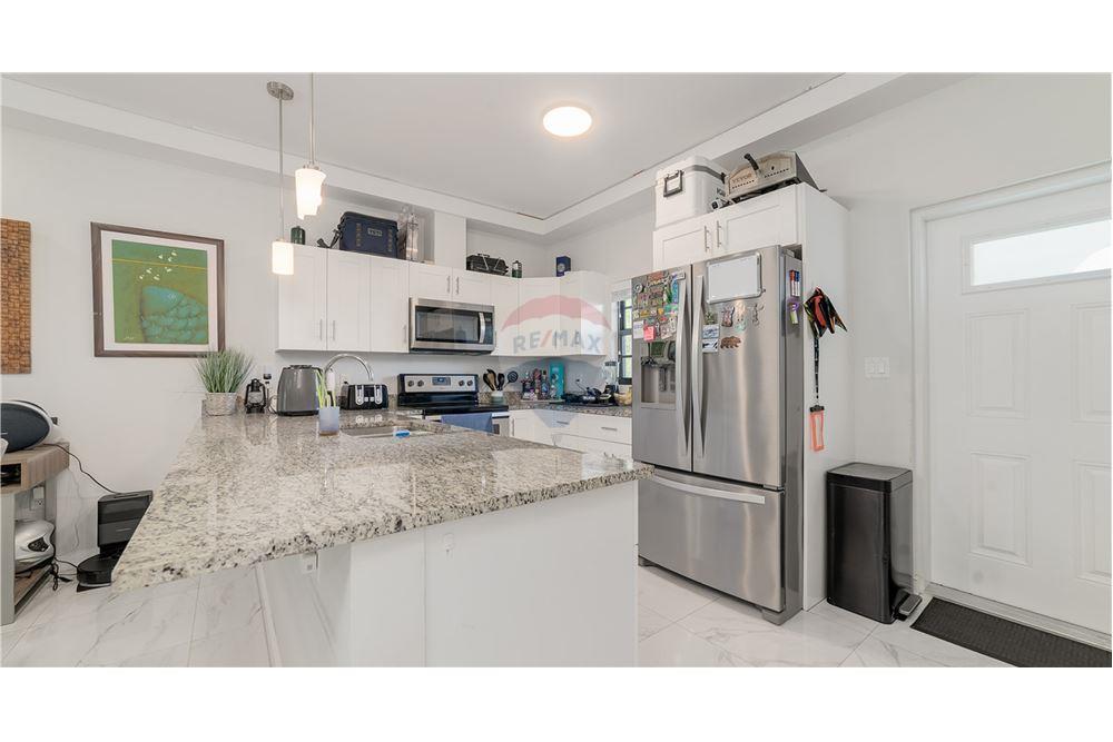 Appartement - Te Koop - W Bay Bch West, West Bay, Cayman Islands - 5 - 90146042-55