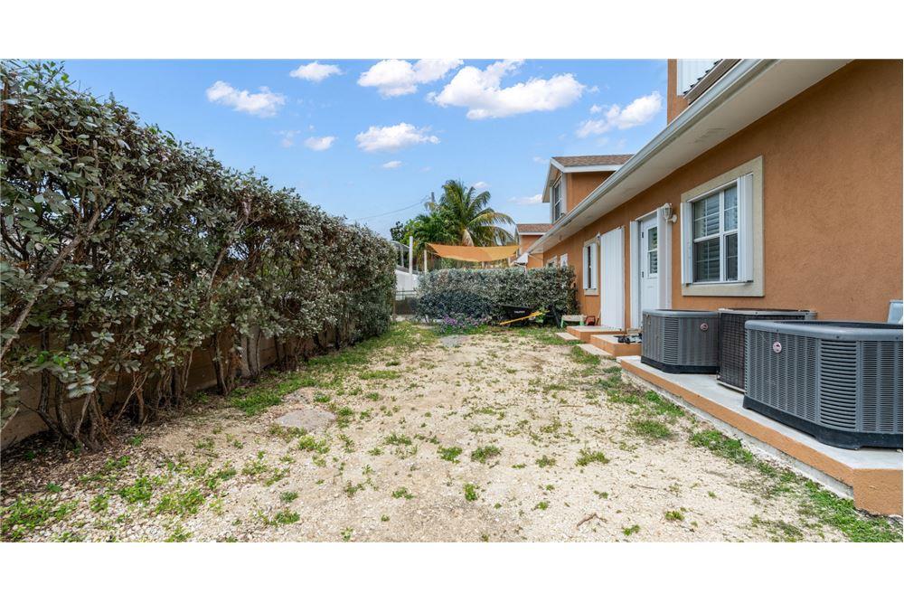 Villa - For Sale - W Bay Bch West, West Bay, Cayman Islands - 17 - 90146044-57