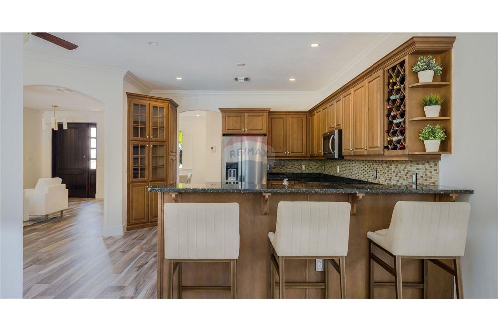 Villa - Te Koop - W Bay North East, West Bay, Cayman Islands - 9 - 90146012-238