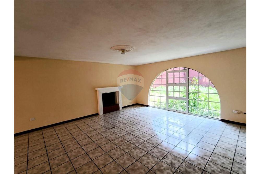 Villa - Venta - San Lucas Sacatepéquez, Sacatepéquez, Guatemala - 1 - 90129016-37