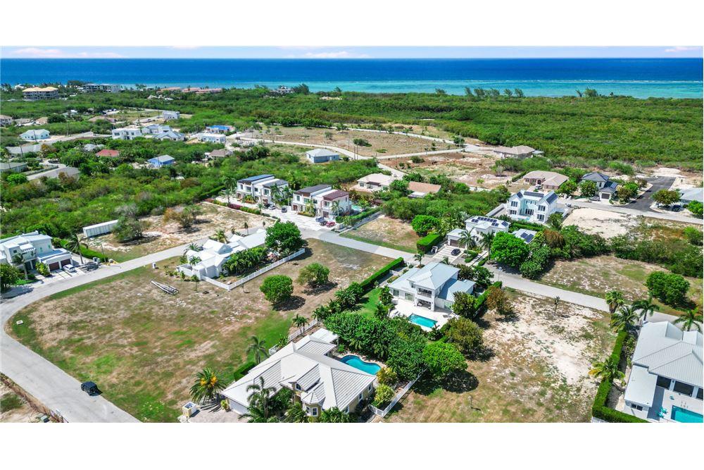 Villa - Te Koop - W Bay North East, West Bay, Cayman Islands - 35 - 90146012-238