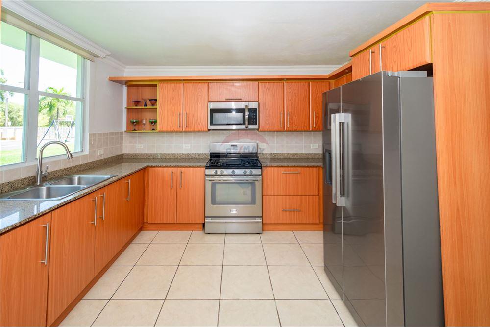 Villa - For Sale - Alts De Cerro Gordo 1&2, Vega Alta, Puerto Rico - 15 - 90107007-121