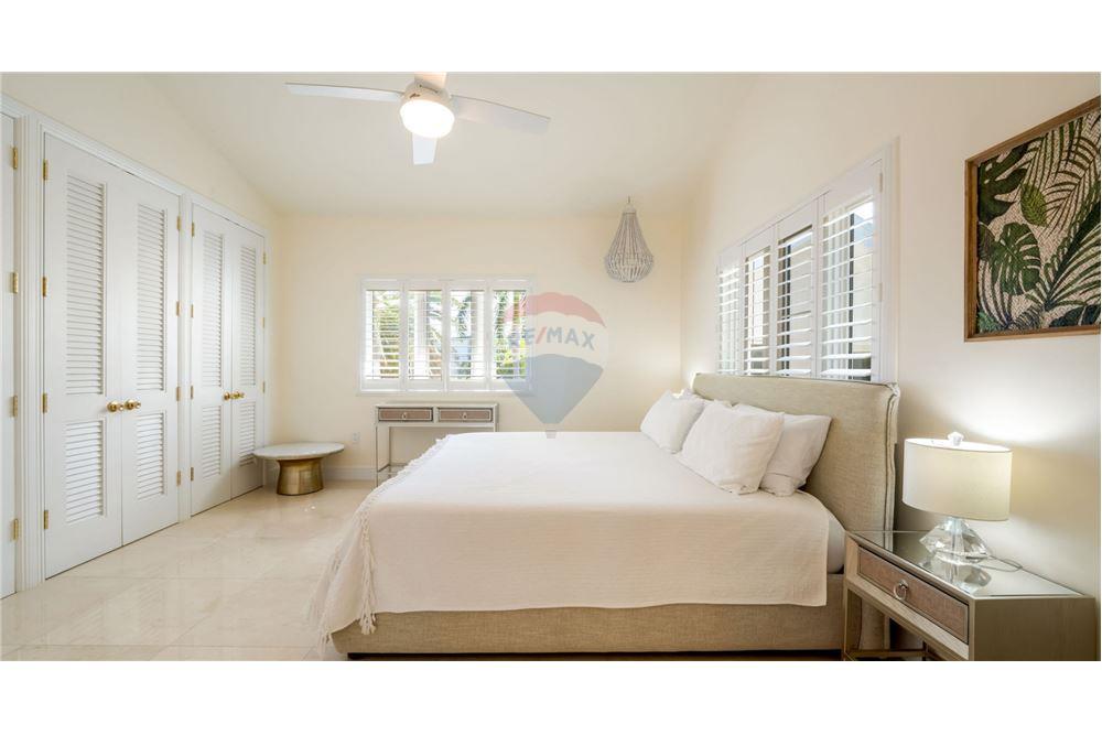 Villa - For Sale - W Bay Bch North, West Bay, Cayman Islands - 25 - 90146034-171