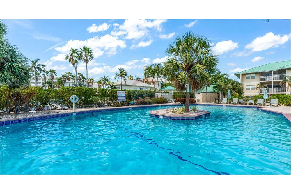 Appartement - Te Koop - W Bay Bch South, Seven Mile, Cayman Islands - 38 - 90146034-181