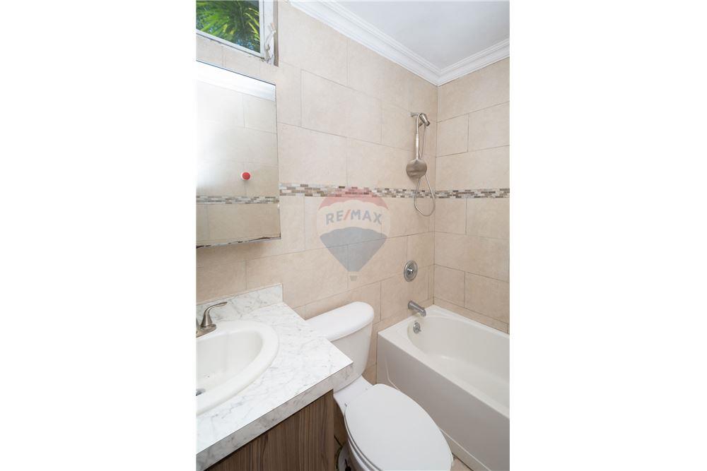 Villa - Te Koop - URB Las Palmas Cerro Gordo, Vega Alta, Puerto Rico - 33 - 90107007-117