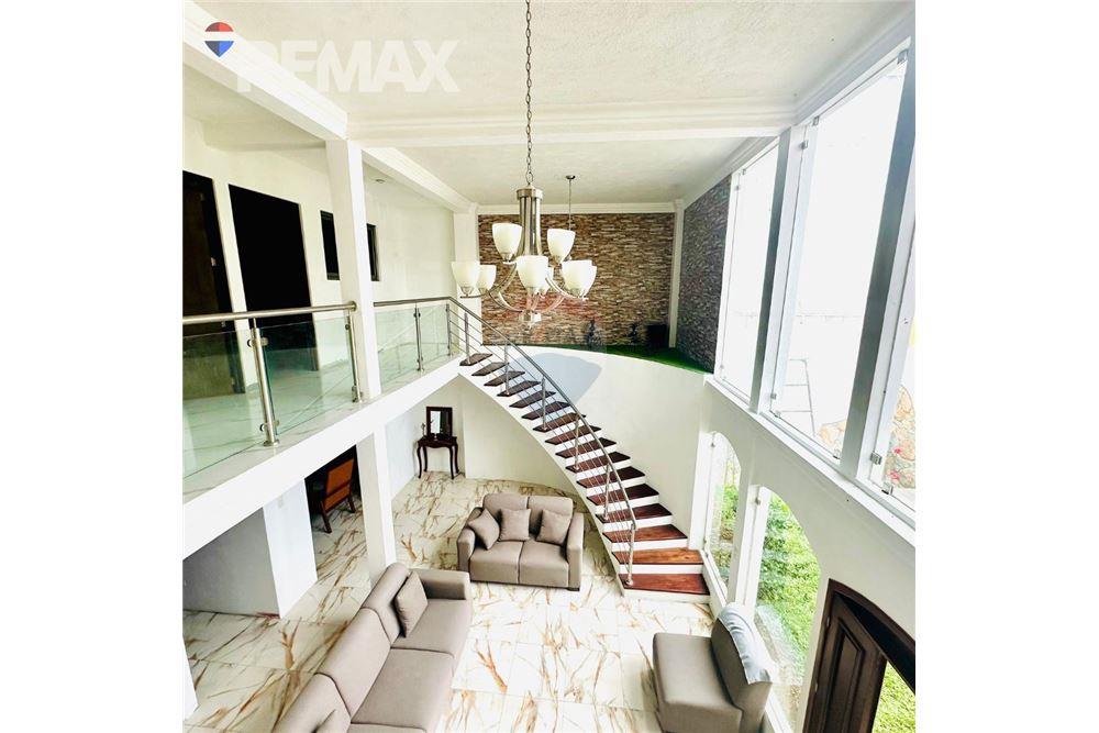 Villa - Venta - Santa Lucía Milpas Altas, Sacatepéquez, Guatemala - 1 - 902611001-75