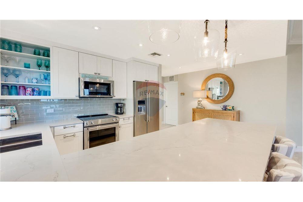 Condo/Apartment - For Sale - W Bay Bch South, Seven Mile, Cayman Islands - 13 - 90146002-433