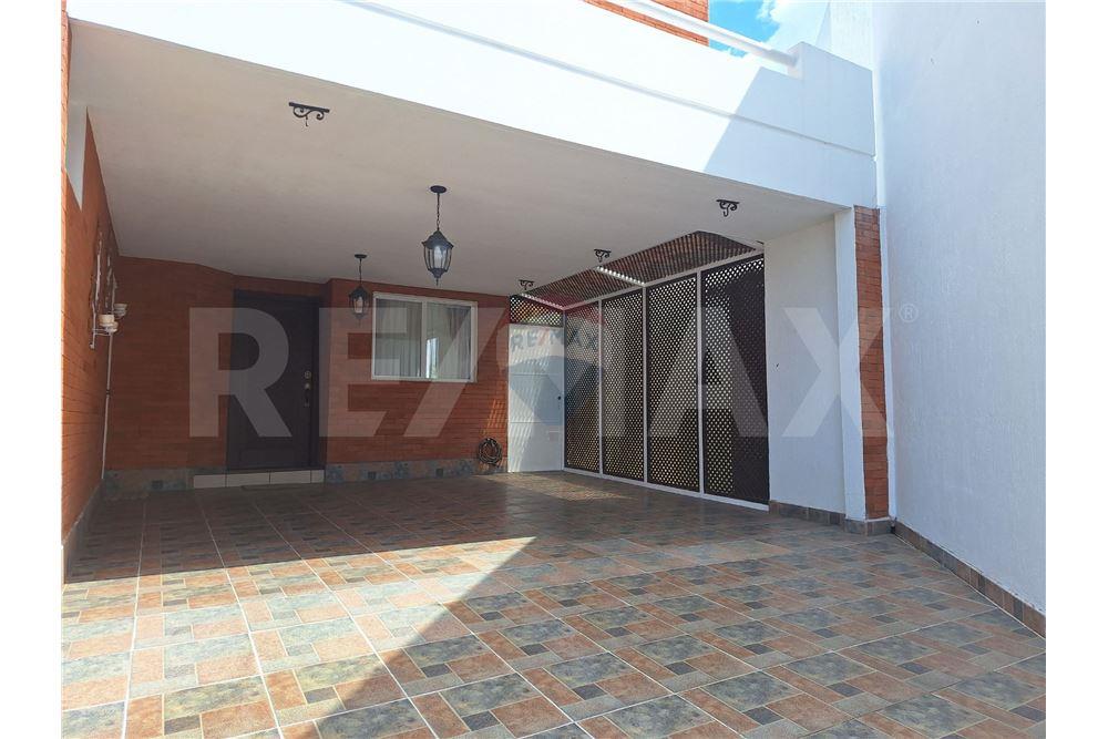 Villa - For Sale - Mixco, Guatemala, Guatemala - 1 - 902091017-12