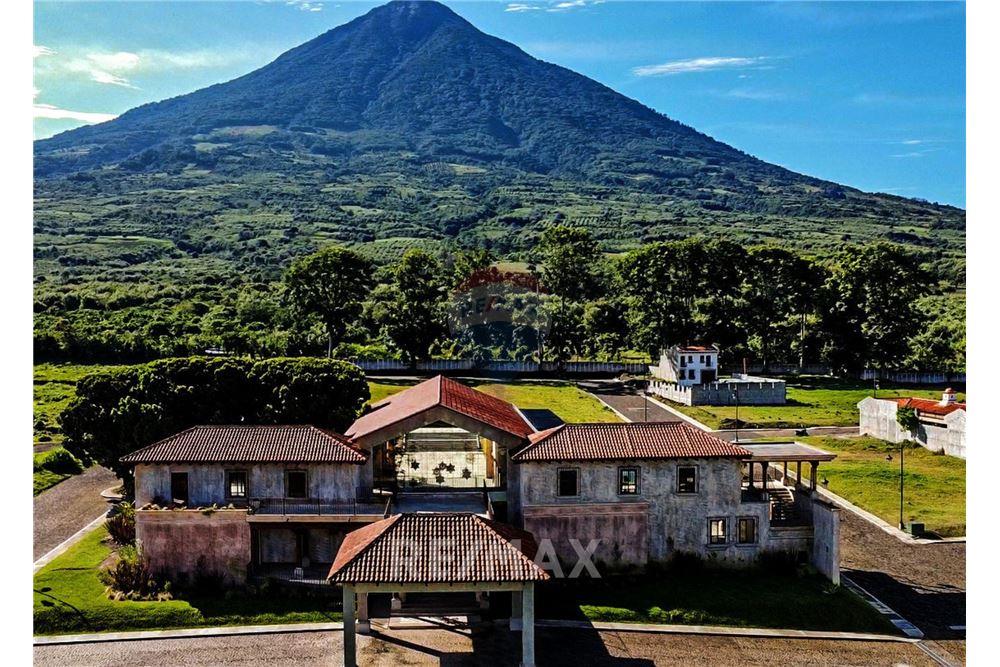 Villa - For Sale - La Antigua Guatemala, Sacatepéquez, Guatemala - 2 - 902611001-46