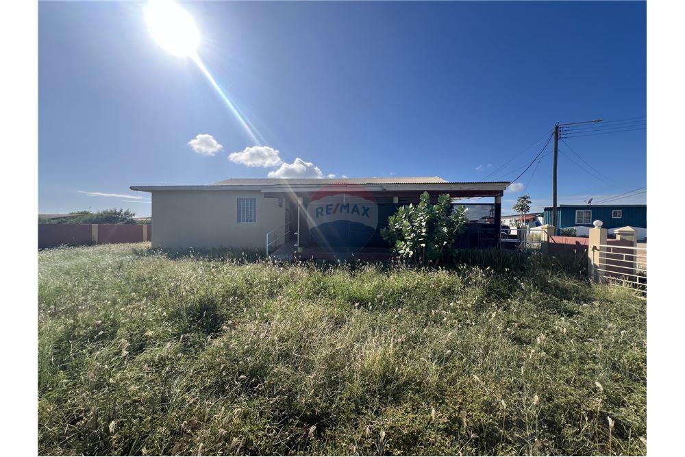 Bedrijfsmatig / Detailhandel - Te Koop - Sint Nicolaas, Aruba, Aruba - 53940 - 90105035-27