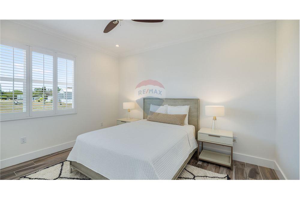 Villa - Te Koop - W Bay North East, West Bay, Cayman Islands - 24 - 90146012-238