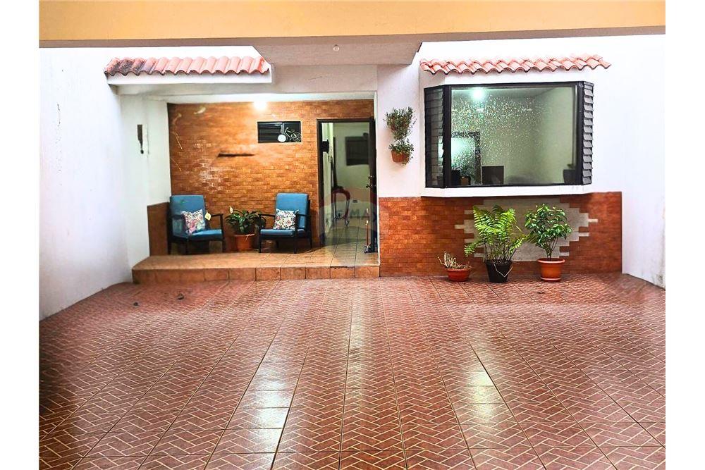 Villa - Te Koop - Mixco, Guatemala, Guatemala - 2 - 901491001-12