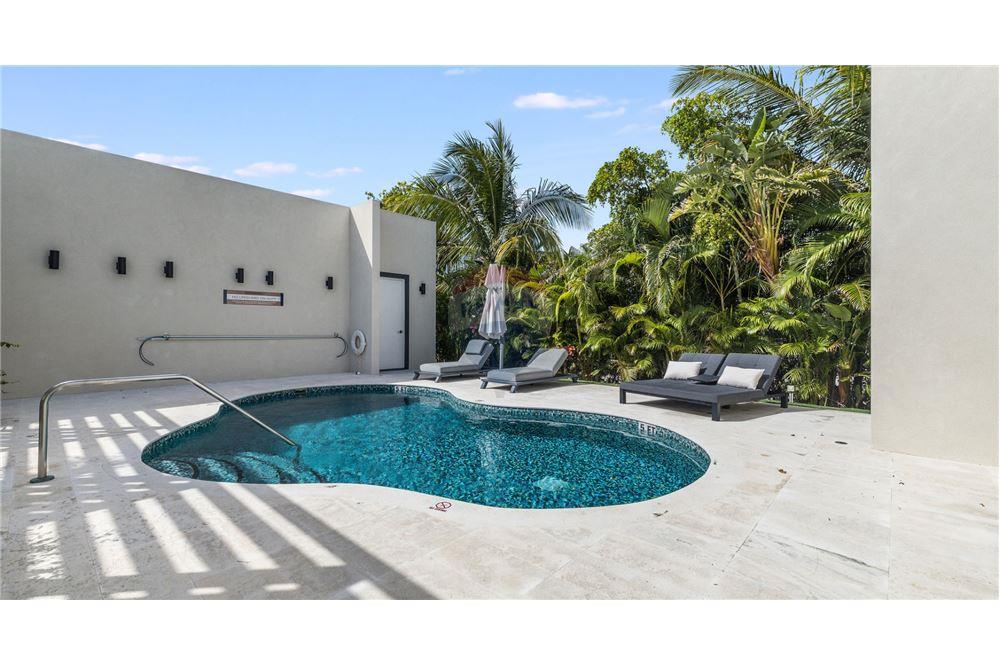 Appartement - Te Koop - W Bay Bch South, Seven Mile, Cayman Islands - 12 - 90146051-40