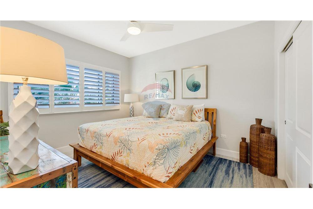 Condo/Apartment - For Sale - W Bay Bch South, Seven Mile, Cayman Islands - 15 - 90146002-433