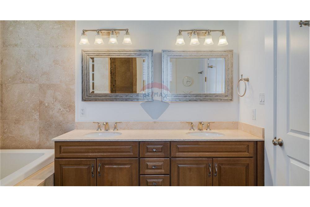 Villa - Te Koop - W Bay North East, West Bay, Cayman Islands - 18 - 90146012-238