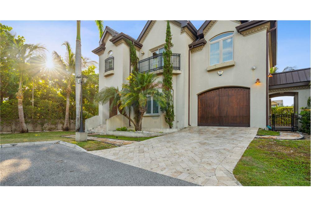 Villa - Venta - W Bay Bch South, Seven Mile, Islas Caimán - 2 - 90146011-180