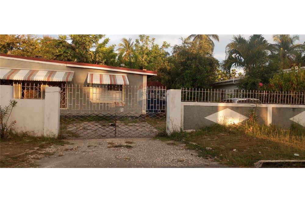 Villa - Te Koop - Spanish Town, Saint Catherine, Jamaica - 1 - 901321002-3
