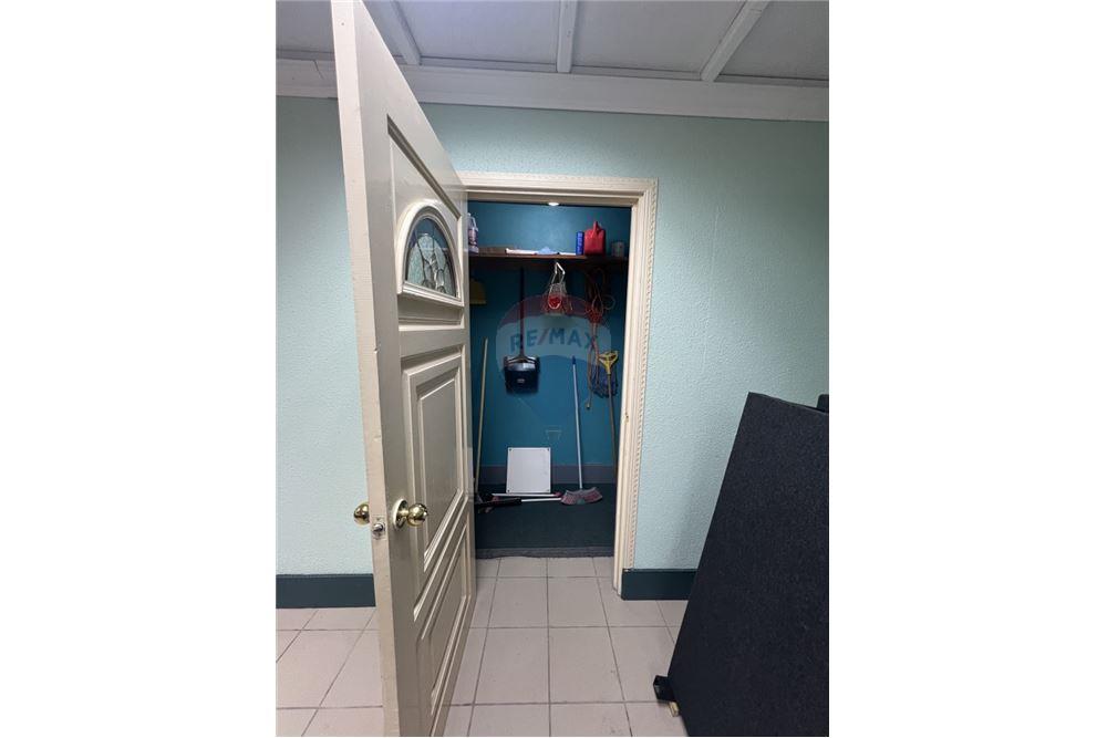 Bedrijfsmatig / Detailhandel - Te Koop - Sint Nicolaas, Aruba, Aruba - 10 - 90105035-27