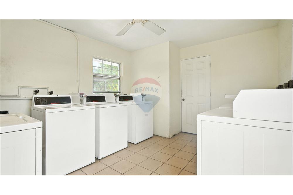 Appartement - Te Koop - W Bay Bch South, Seven Mile, Cayman Islands - 20 - 90146055-29