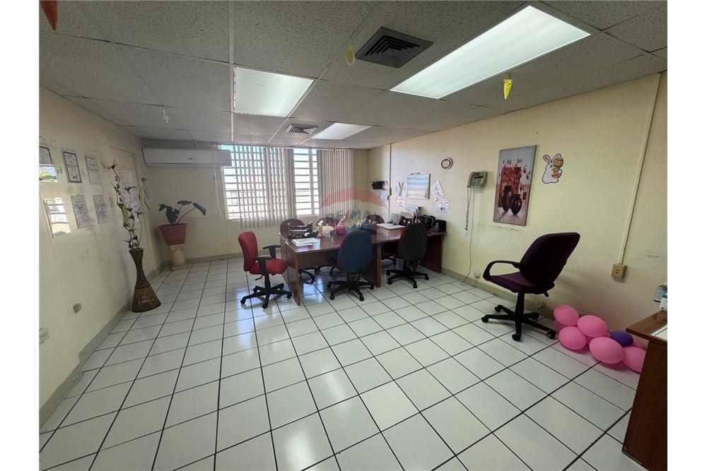 Bedrijfsmatig / Detailhandel - Te Koop - Puerto Nuevo, San Juan, Puerto Rico - 19 - 90102025-337
