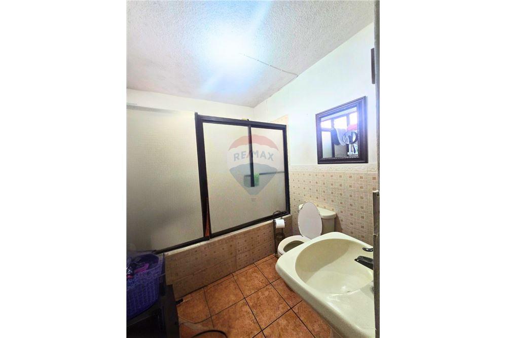 Villa - Te Koop - Mixco, Guatemala, Guatemala - 8 - 901491001-12