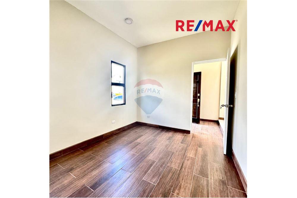 Commercial/Retail - For Sale - San Miguel Dueñas, Sacatepéquez, Guatemala - 1 - 902691016-3