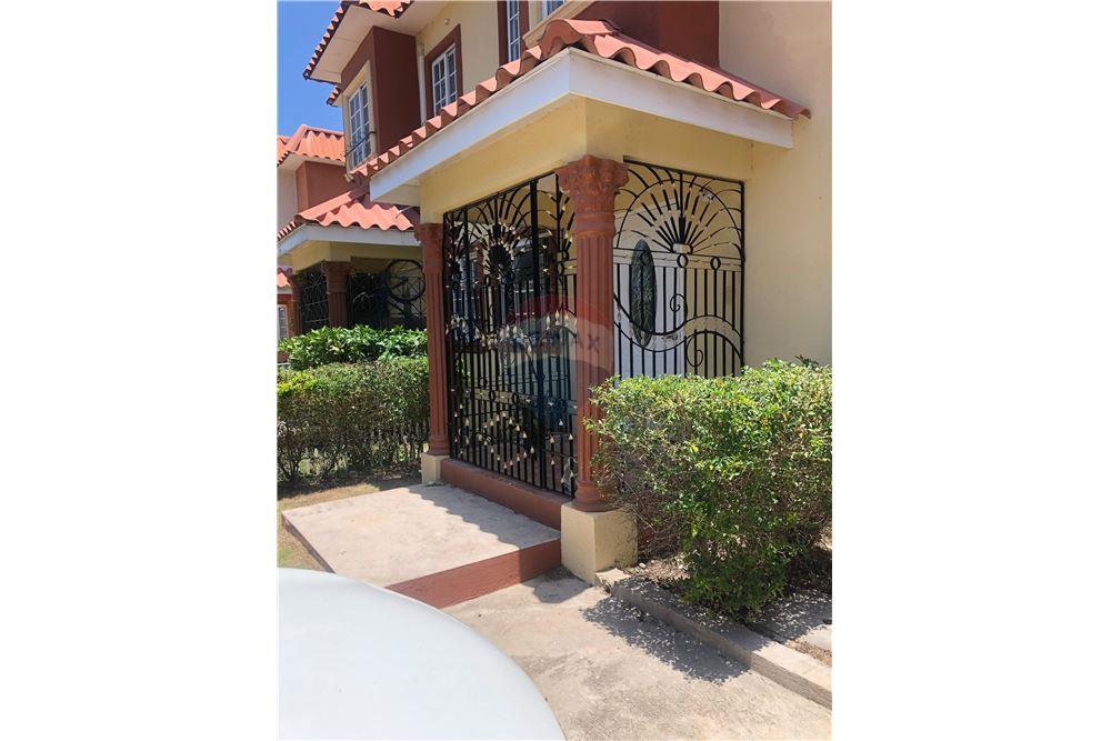 Tussenwoning - Te Koop - Spanish Town, Saint Catherine, Jamaica - 2 - 901321002-4