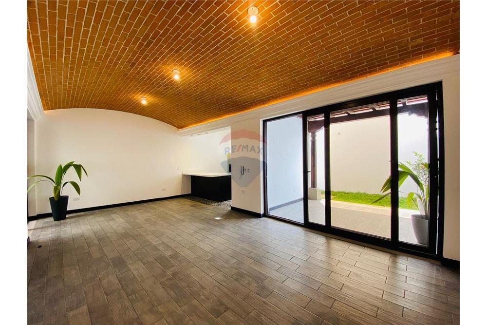 Villa - For Sale - Alotenango, Sacatepéquez, Guatemala - 3 - 90129009-102
